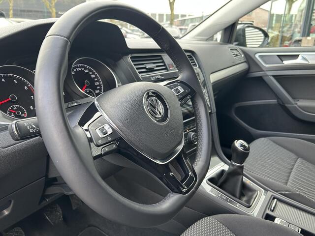 Volkswagen GOLF 1.0 TSI Comfortline | Applecarplay | CruiseControl | PDC |