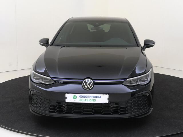 Volkswagen GOLF 1.4 eHybrid GTE | Stoel- en stuurwielverwarming | Navigatie | Adaptieve cruise control | 3-zone airco | Sfeerverlichting | LED Plus verlichting | CarPlay |