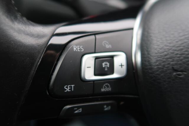 Volkswagen GOLF Variant 1.5 TSI Comfortline Automaat Trekhaak Navi Camera