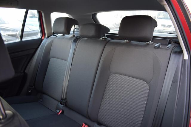 Volkswagen GOLF Variant 1.0 TSI Golf | Trekhaak | Apple CarPlay | LED | Climate