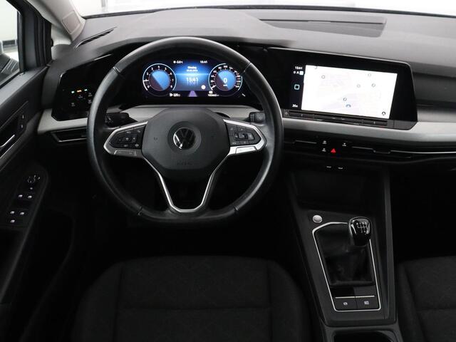 Volkswagen GOLF 1.0 TSI Life | Trekhaak | Camera | Adaptive cruise | Sfeerverlichting | Carplay | Navigatie | Parkeerhulp | Climate control | Bluetooth