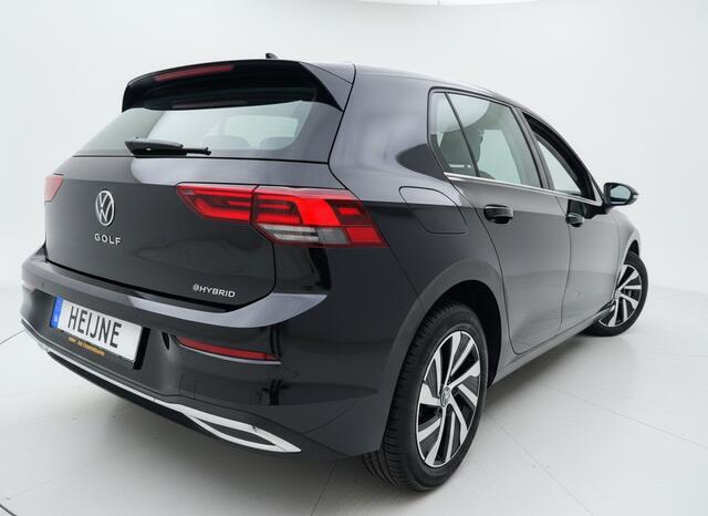 Volkswagen GOLF 1.4 eHybrid 204PK DSG STYLE CAMERA/CARPLAY/SFEERVERL.