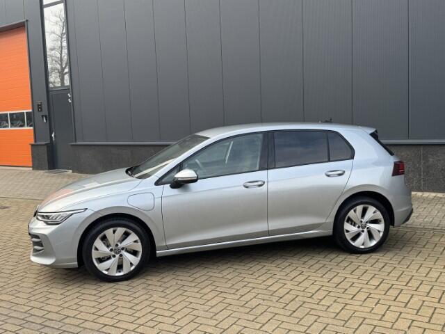 Volkswagen GOLF 1.5 eHybrid Life Edition