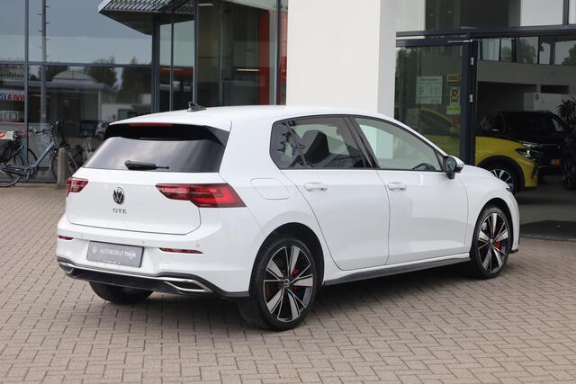 Volkswagen GOLF 1.4 eHybrid GTE 245PK / 180kW LED Matrix IQ.Lights, achteruitrijcamera, 3-zone climatronic, draadloos telefoon laden, voorstoelen + stuurwiel verwarmbaar, Apple Carplay & Android Auto, instelbare rijprofielen (Driving Profiles), full map navigatie, adapti