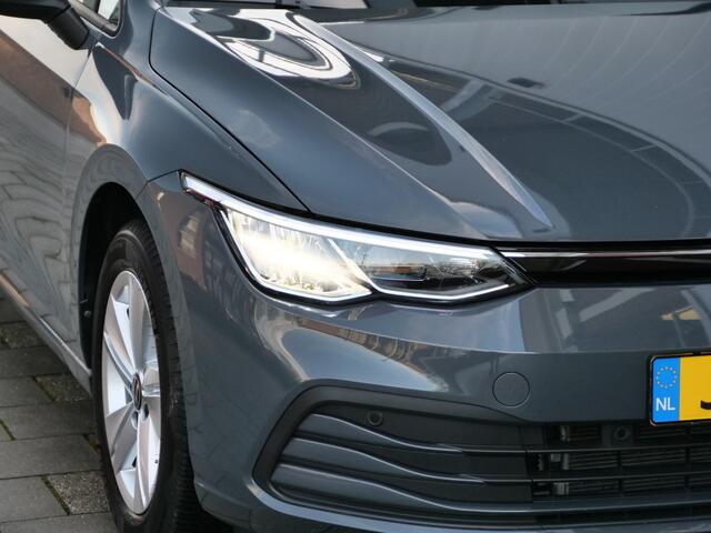 Volkswagen GOLF 1.0 eTSI Life Business 111 Pk Automaat Navigatie / Apple Carplay / DAB / Camera
