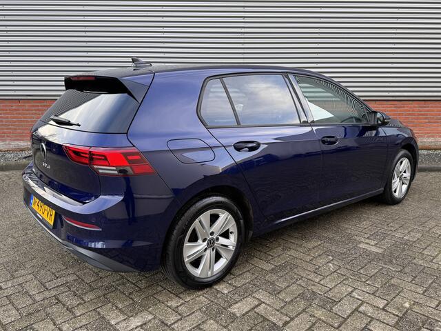 Volkswagen GOLF 1.5 TSI Life | Camera | Lounge Pakket | Extra Getint Glas Achter |
