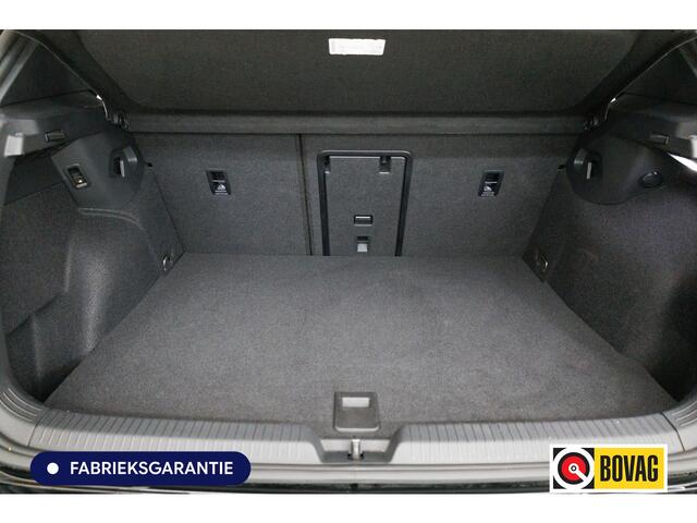 Volkswagen GOLF 1.5 eHybrid GTE Black 272 PK automaat | IQ Led | Elec. trekhaak | Headup | Stoel- & stuurverw. | PDC V + A, Camera, App. connect, Navigatie, 131 KM actieradius (WLTP)