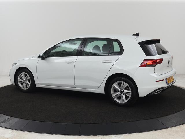 Volkswagen GOLF 1.0 TSI Life | Carplay | Sfeerverlichting | Adaptive cruise | Navigatie | Parkeerhulp | Climate control | Full LED | Bluetooth