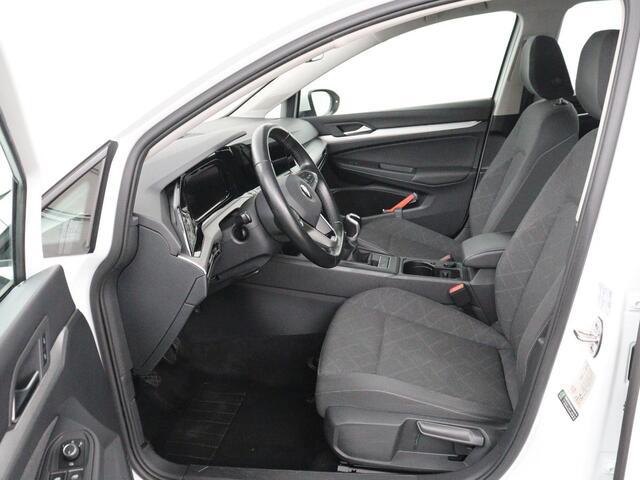 Volkswagen GOLF 1.0 TSI Life | Carplay | Sfeerverlichting | Adaptive cruise | Navigatie | Parkeerhulp | Climate control | Full LED | Bluetooth