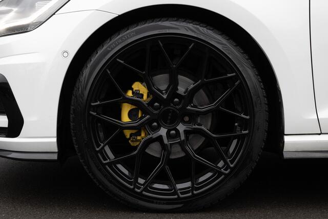 Volkswagen GOLF 1.5 TSI Highline | 2X R-LINE | CAMERA | 19 INCH | STOELVERWARMING |