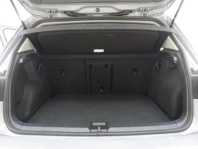 Volkswagen GOLF 1.0 TSI LIFE I ADAPTIVE CRUISE CONTROL I SFEERVERLICHTING I 17" LICHT METALEN VELGEN