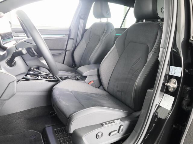 Volkswagen GOLF 1.5 eTSI 50 Jahre Edition 150 pk Automaat (DSG) | Navigatie | Panoramadak | Parkeersensoren | Achteruitrijcamera | Matrix LED koplampen | Stoelverwarming |