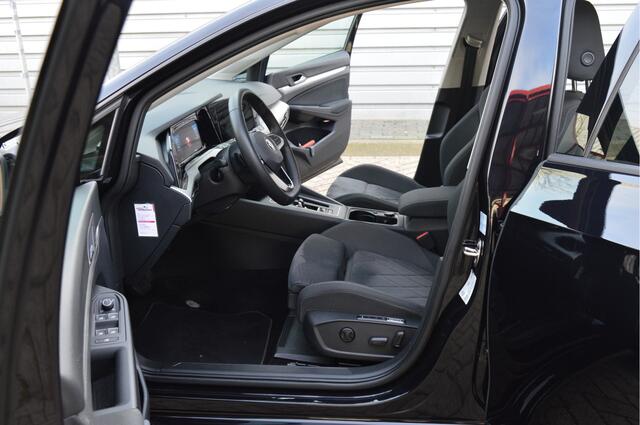 Volkswagen GOLF Variant 1.0 eTSI Life Business O.a: Stoelverw, Stuurverw, Camera, PDC, Carplay, Etc. All-in prijs!