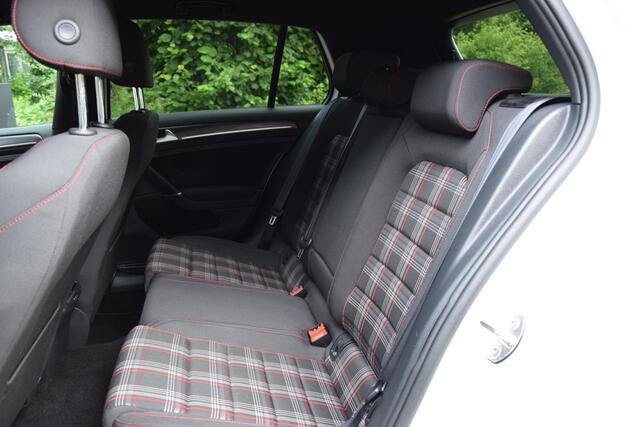 Volkswagen GOLF 2.0 TSI 245PK GTI Performance Executive DSG Automaat | GEEN IMPORT | BOVAG Garantie | Virtual Cockpit | Full LED | Adaptive Cruise Control | Flippers | PDC Voor&Achter |