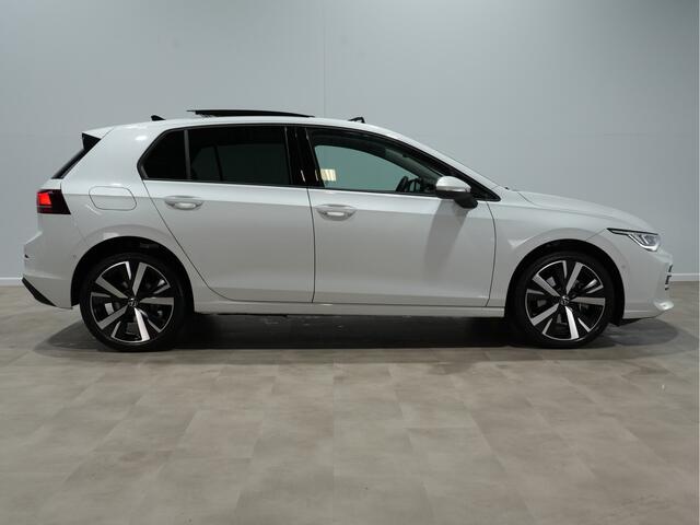 Volkswagen GOLF 1.5 eHybrid 2045pk Life Edition Panorama Ergo Camera 18"velgen Privacy glass 144
