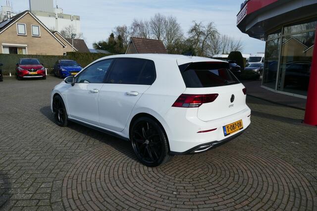 Volkswagen GOLF 1.4 EHYBRID GTE 150 PK APPLE CARPLAY / NAVIGATIE / WINTERPAKKET