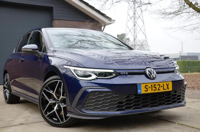 Volkswagen GOLF 1.4 eHybrid GTE Automaat/Navi/Led/Pdc/Ecc/Stoel & stuurverwarming/Virtual Cockpit/Achteruitrijcamera/Cr-Control adaptief/Panoramadak/Trekhaak