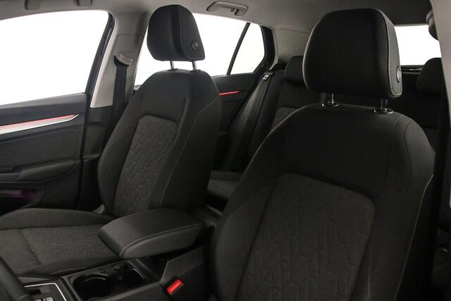 Volkswagen GOLF Life Edition 1.5 TSI eHybrid 204pk DSG Automaat Adaptive cruise control, Achteruitrijcamera, LED koplampen, Stoelverwarming, App connect, Stuurwiel verwarmd