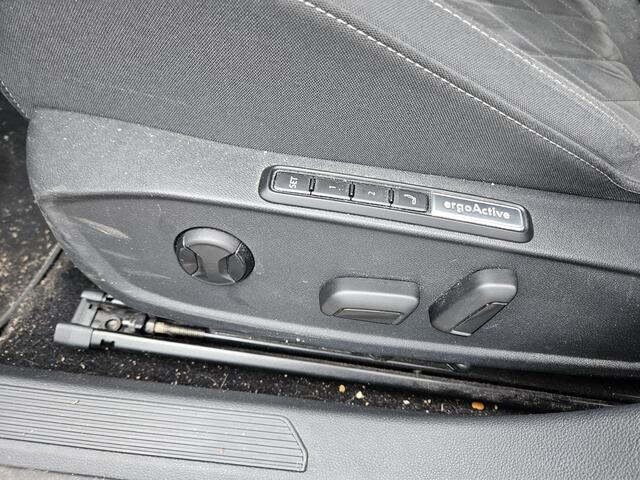 Volkswagen GOLF Variant 1.0 eTSI Life Business