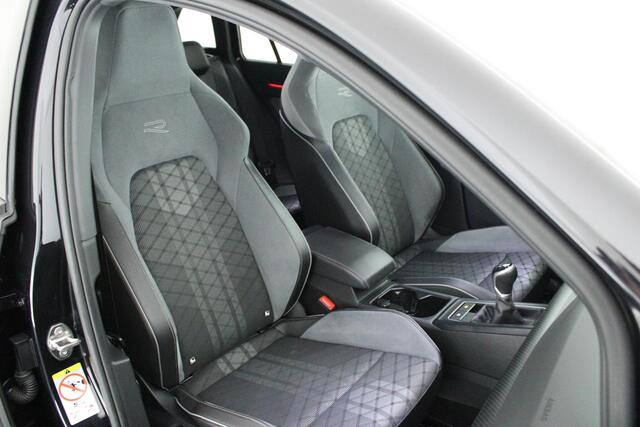 Volkswagen GOLF Variant 1.5 TSI 150pk R-Line Business+ Navigatie Camera Stoelverwarming Keyless