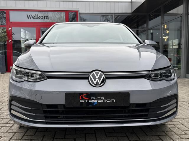 Volkswagen GOLF 1.5 TSI *!* PANODAK/ RADAR/ HuD/ 18 INCH/ CAMERA/ CARPLAY *!*