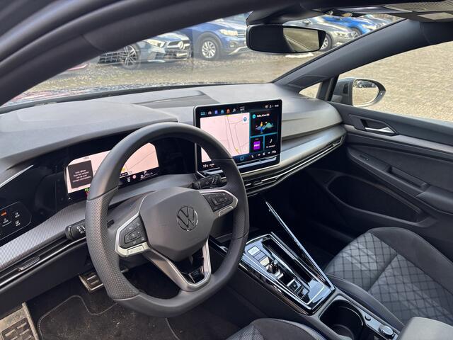 Volkswagen GOLF Variant 1.5 eTSI R-Line Automaat 360-Camera / Full LED / Schakelflippers