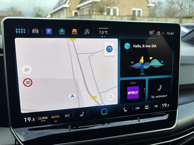 Volkswagen GOLF Variant 1.5 eTSI R-Line Automaat 360-Camera / Full LED / Schakelflippers