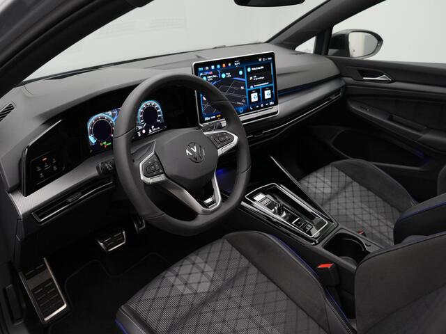 Volkswagen GOLF 1.5 eTSI 150 pk DSG R-Line Edition | Panoramadak | 360 camera | IQ Light | Head-up display
