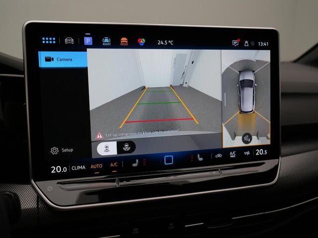 Volkswagen GOLF 1.5 eTSI 150 pk DSG R-Line Edition | Panoramadak | 360 camera | IQ Light | Head-up display