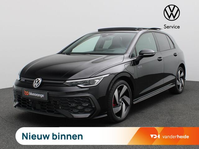 Volkswagen GOLF 1.5 eHybrid GTE 272PK DSG Pano-Schuifdak, Trekhaak, 18" LM Velgen, Achteruitrijcamera, Stoel-Stuurverwarming, Head-Up Display, Keyless, Side Assist