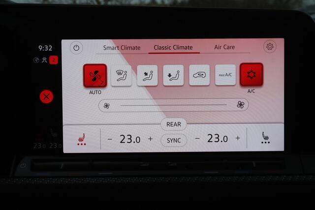 Volkswagen GOLF Variant 1.5 TSI R-Line - NL- Auto!! Elek.Trekh. I Pano I Stoel+Stuurverw.