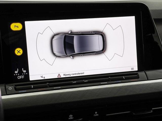 Volkswagen GOLF 1.5 TSI 130pk Life · Apple/Android Car Play · ACC · Stuur- & Stoelverwarming · Trekhaak · Navigatie · Sfeerverlichting · 17"Velgen ·