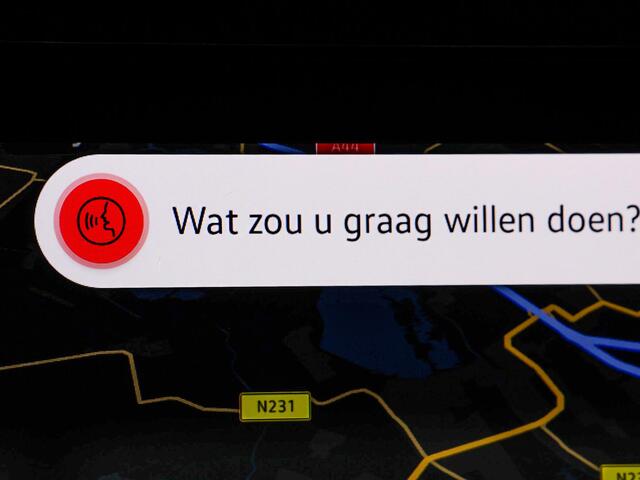 Volkswagen GOLF 1.5 TSI 130pk Life · Apple/Android Car Play · ACC · Stuur- & Stoelverwarming · Trekhaak · Navigatie · Sfeerverlichting · 17"Velgen ·