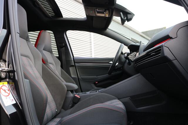 Volkswagen GOLF 2.0 TSI GTI DSG (Panoramadak Sportinterieur Carplay VirtualCockpit ACC Sfeer IQ-Light 19Inch PrivacyGlass)