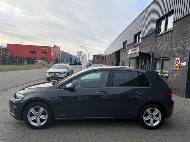 Volkswagen GOLF 1.0 TSI Trendline | 1E EIGENAAR | 12 MND GARANTIE | LEDER | CRUISE | DAB | CARPLAY | STOELVERWARMING