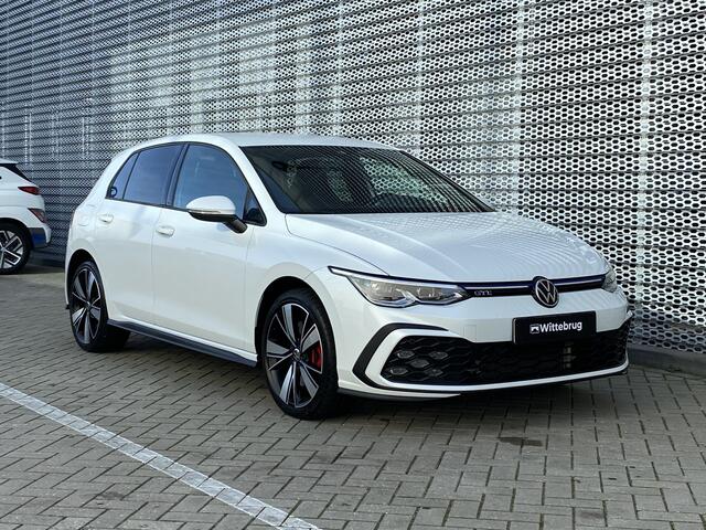 Volkswagen GOLF 1.4 eHybrid 245PK DSG GTE / 18" LMV / Digitale Cockpit / Stuur + Stoelverwarming / Parkeersensoren V+A P4