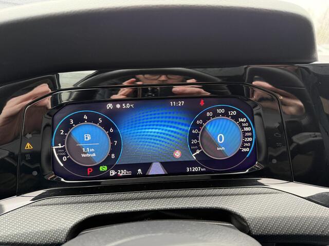 Volkswagen GOLF Variant 1.5 eTSI R-Line | Pano |Camera | Adaptive | CarPlay |