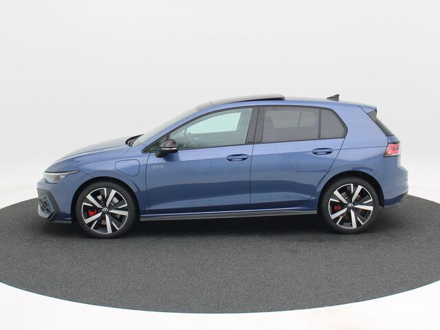 Volkswagen GOLF 1.5 TSi 272 Pk Automaat eHybrid GTE | Panoramadak | Matrix LED | Head-Up Display | Stoel- & Stuurverwarming | Stoel koeling | Camera | Draadloos Laden | Trekhaak | 23.682 Km!