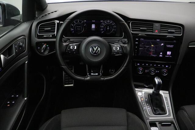 Volkswagen GOLF 2.0 TSI 4Motion R 2017 | Schuif Kantel Dak | Achteruitrij Camera | Android/Apple Carplay | Navigatie | Onderhoudshistorie | Stuurwiel Bediening | Adaptive Cruise Control | Stoelverwarming | 2 Sleutels