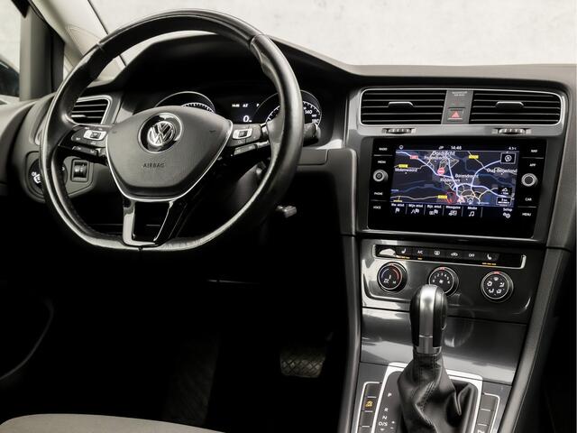 Volkswagen GOLF 1.0 TSI Sportline Automaat (APPLE CARPLAY, GROOT NAVI, STOELVERWARMING, GETINT GLAS, ALCANTARA, ADAPTIVE CRUISE, SPORTSTOELEN, LM VELGEN, PARKEERSENSOREN, NIEUWSTAAT)