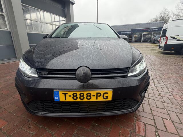 Volkswagen GOLF 1.5 TSI Highline Business R ACT PANO DigiDash R Line Stage 1+