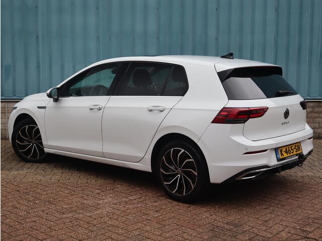 Volkswagen GOLF Style 1.5 TSI 130pk H6 | SCHUIF/KANTELDAK | AGR-STOEL | STOELVERW. | CAMERA | TREKHAAK | CLIMA | NAVI | APPLE CARPLAY / ANDROID AUTO | KEYLESS START | MASSAGE | DAB+ | + WINTERSET |