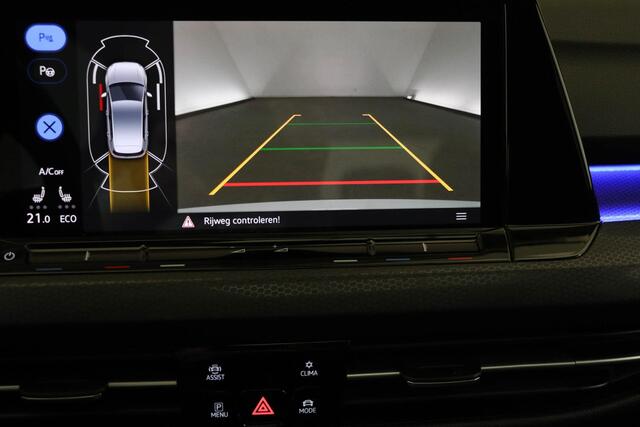 Volkswagen GOLF 1.4 eHybrid GTE | CUSTOM UITLAAT | WINTER / ASSISTENTIE- PACK | PANORAMADAK | TREKHAAK | 18"