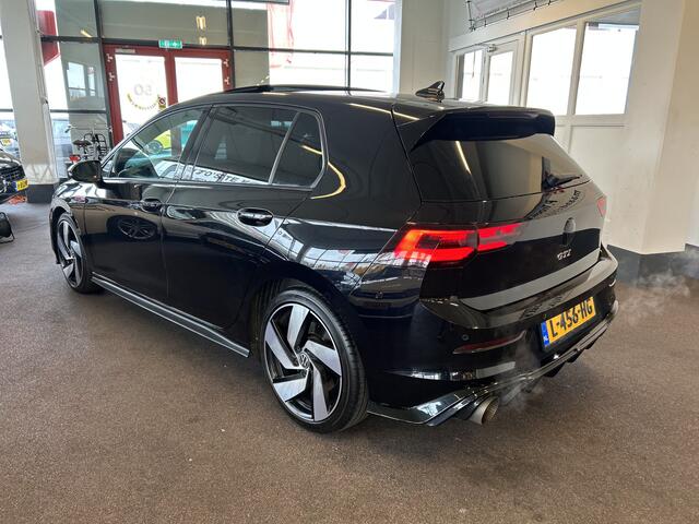 Volkswagen GOLF 2.0 TSI GTI Stage 2 | Panoramadak | Custom uitlaat | Adaptief onderstel | Kleppensysteem | Stoel+Stuurverwarming | Adaptieve cruise control | Climate control | Achteruitrijcamera