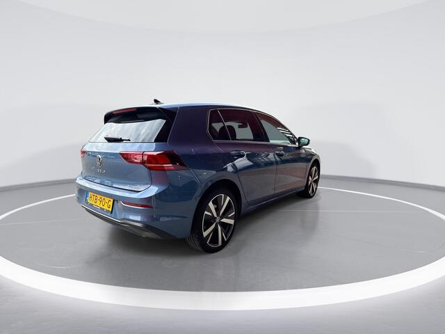 Volkswagen GOLF 1.5 eHybrid 204pk DSG Life Edition · Camera · Stuur- & Stoelverwarming · Keyless · Sfeerverlichting · ACC · Apple/Android Car Play · 18"Velgen · Garantie t/m 24-06-2029 of 100.000km