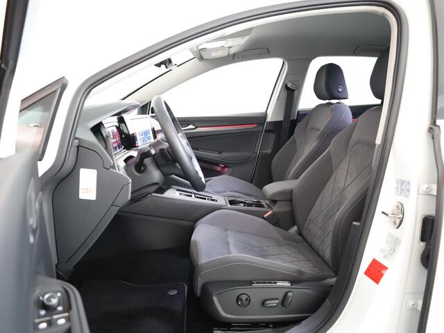 Volkswagen GOLF 1.4 eHybrid Style | Navigatie | Parkeersensoren | Adaptieve cruise control | Stoelverwarming | Stoelmassage |