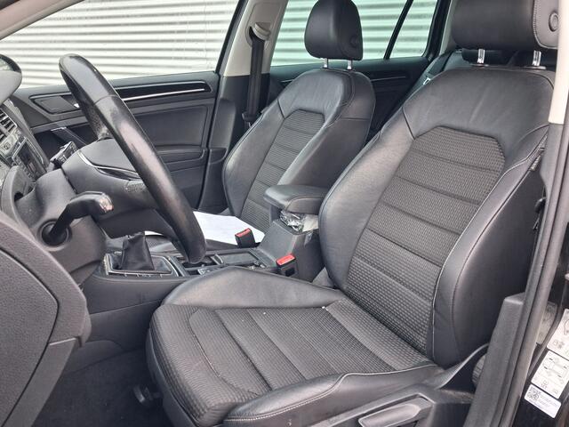 Volkswagen GOLF Variant 1.2 TSI Connected Series | Nieuw Binnen! | Camera | Stoelverwarming | Half leder