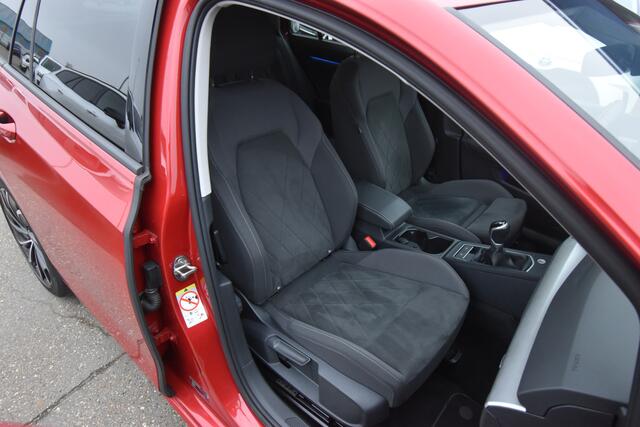 Volkswagen GOLF Variant 1.0 TSI Life Business , VIRTUAL COCKPIT , A UITRIJ CAM , LED KOPL , ST+STUUR VERW ,