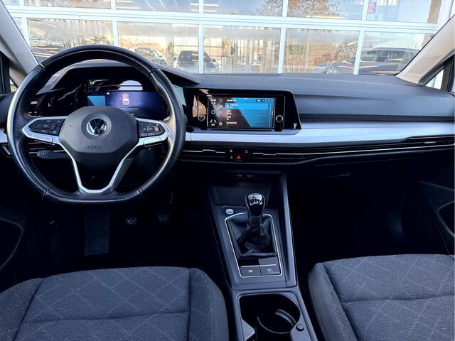 Volkswagen GOLF 1.5 TSI Life Panoramadak, 18''Lmv, IQ Light, Winterpakket