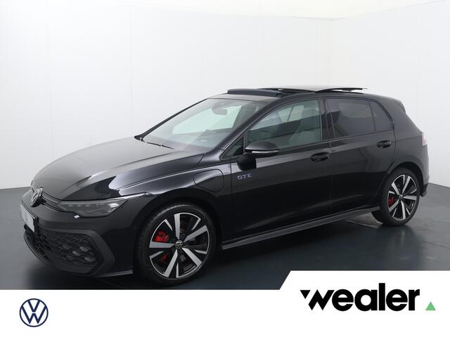 Volkswagen GOLF 1.5 eHybrid GTE | 272 PK | SoH 99% | Trekhaak | Panoramadak | LED Matrix | Head-up display | Onderstelregeling | Apple Carplay/Android Auto |